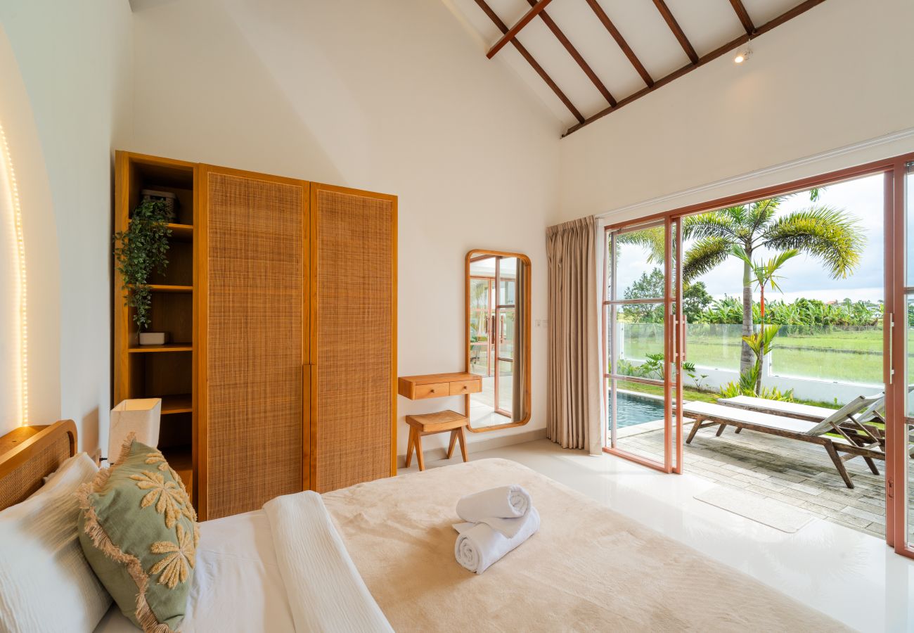 Villa in Pererenan - Charming Villa with Rice Field & Mountain Views