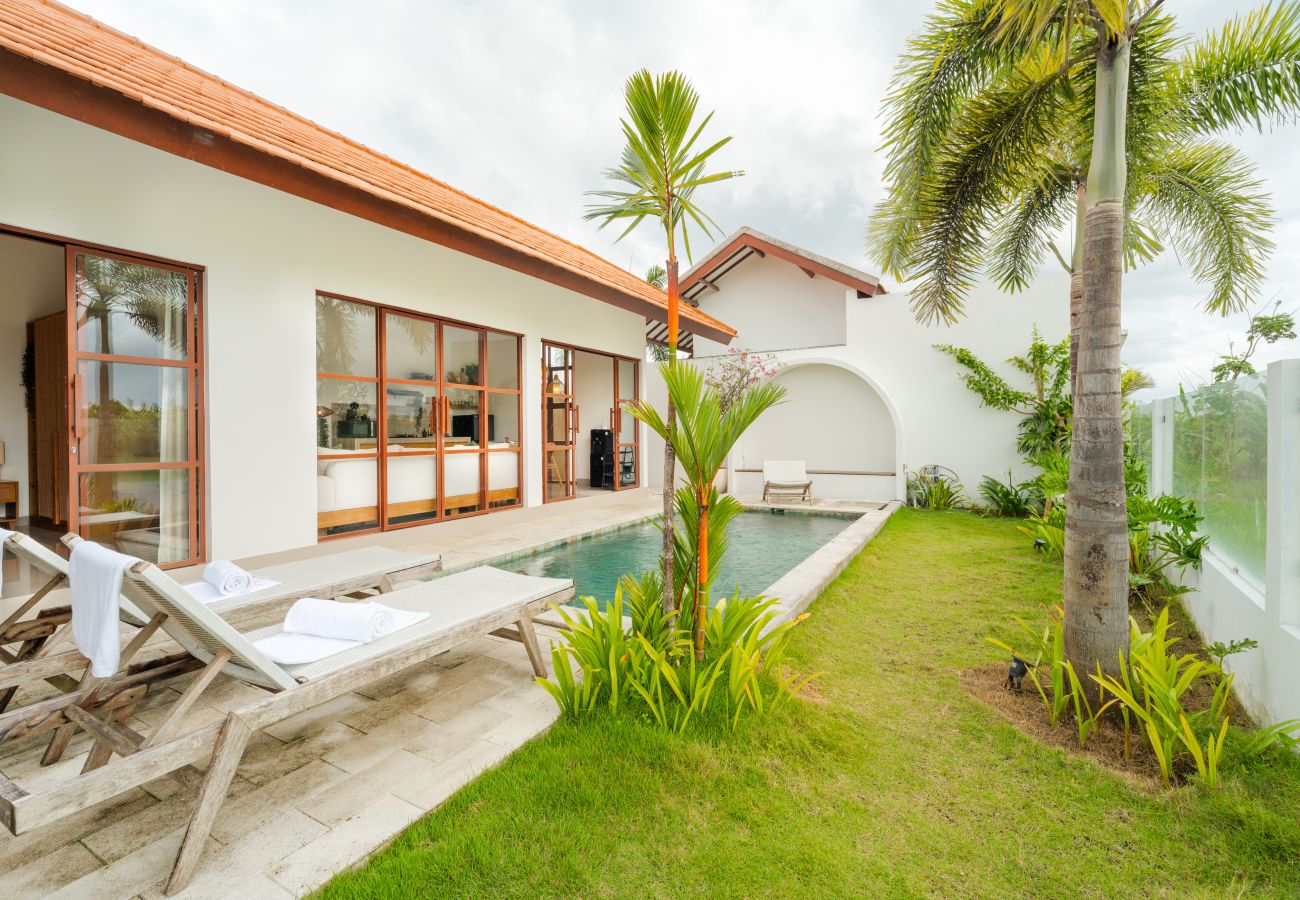 Villa in Pererenan - Charming Villa with Rice Field & Mountain Views