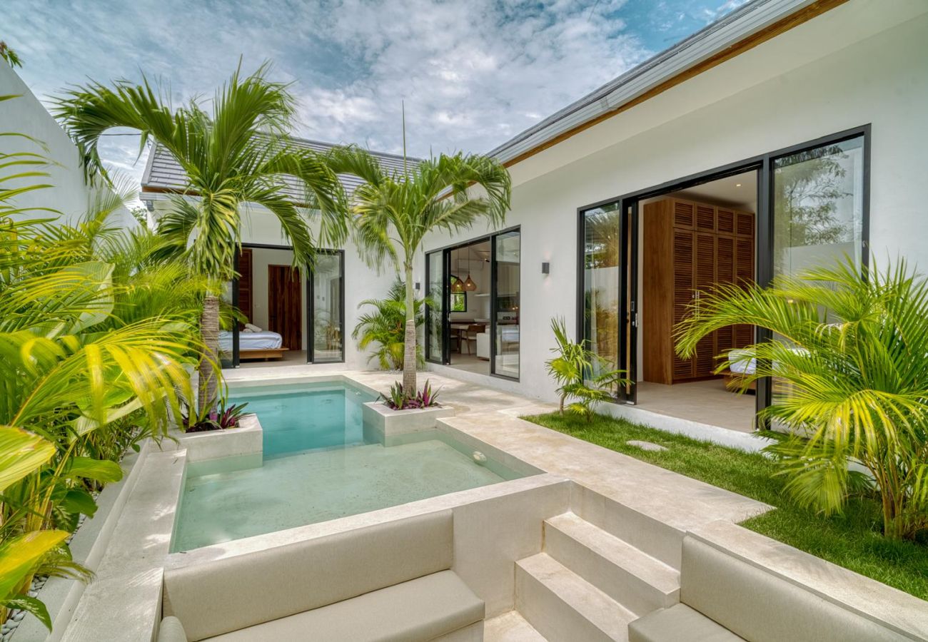 Villa in Pecatu - Luxury 2-Bedroom Villa with Pool