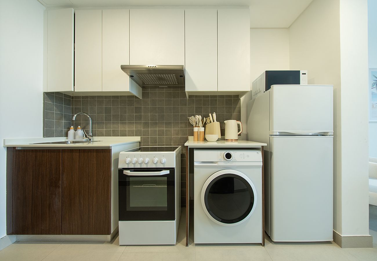 Studio in Ajmal Makan - Seaview Studio with Balcony In Blue Bay Walk